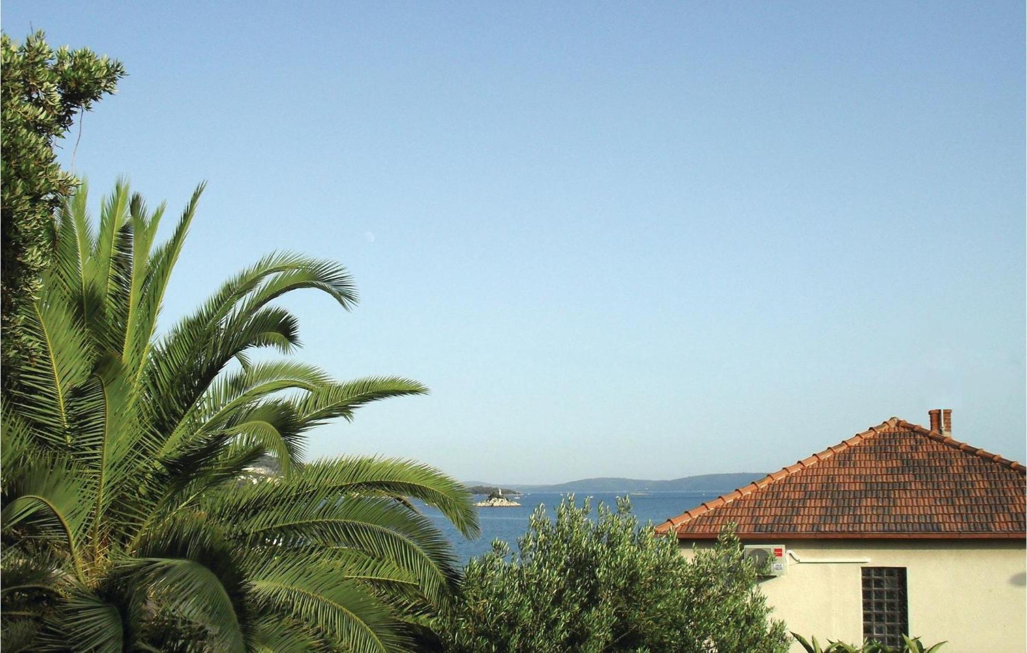 Awesome Home In Seget Vranjica With Wifi 外观 照片