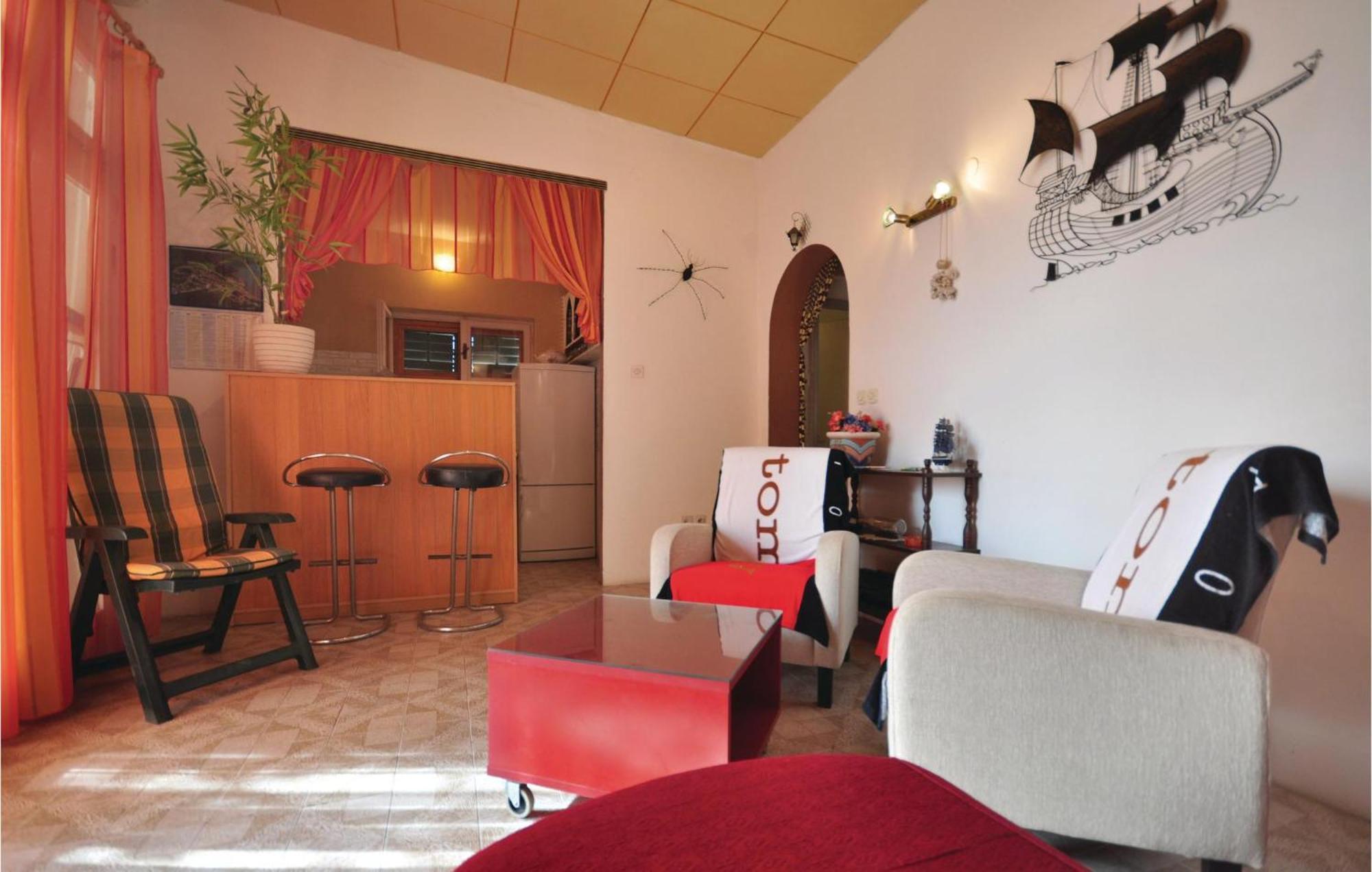 Awesome Home In Seget Vranjica With Wifi 外观 照片